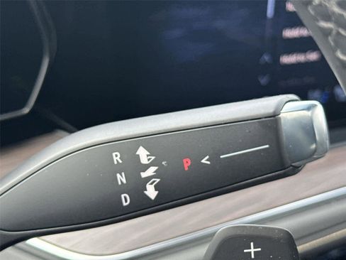 Used 2026 Chevrolet Suburban Premier AWD/4WD image 21