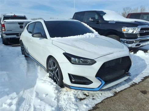 Used 2020 Hyundai Veloster N w/ Performance Package image 3