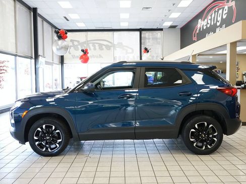 Used 2021 Chevrolet TrailBlazer LT w/ Sun and Liftgate Package AWD/4WD image 3