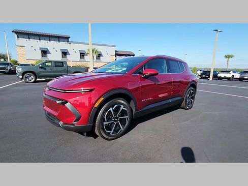 New 2026 Chevrolet Equinox EV LT image 17