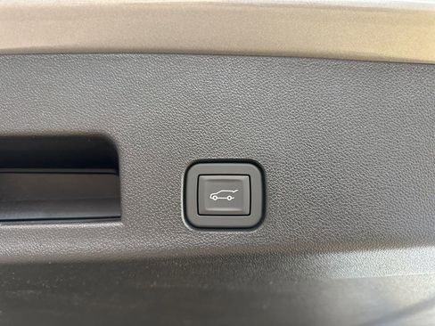 New 2026 Chevrolet Traverse Z71 w/ Driver Confidence Package image 15