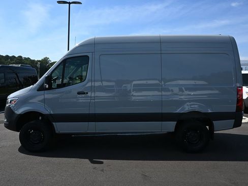 Used 2025 Mercedes-Benz Sprinter 2500 image 2