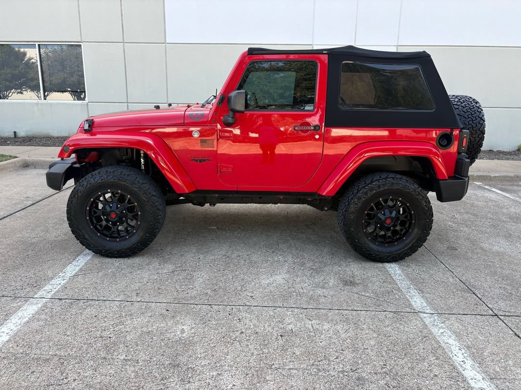 Used 2016 Jeep Wrangler Sahara w/ Connectivity Group AWD/4WD image 5