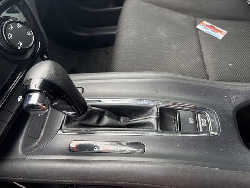 Used 2016 Honda HR-V LX image 24