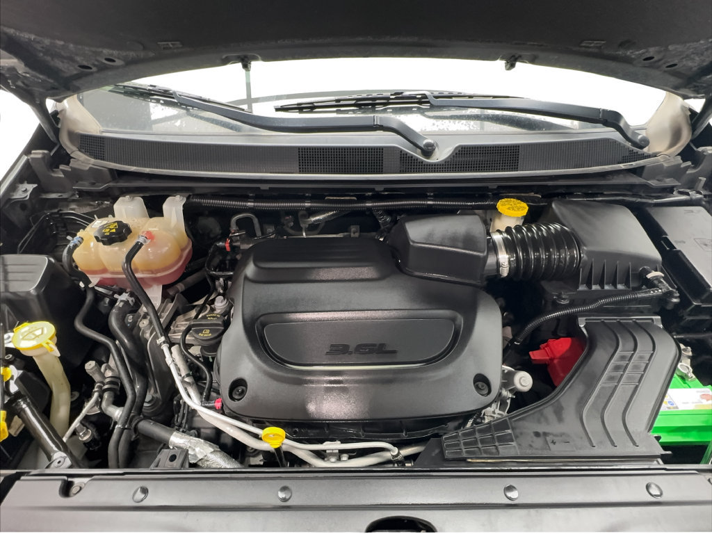 Used 2022 Chrysler Pacifica Limited FWD image 18