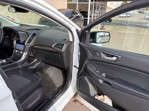 Used 2023 Ford Edge SE w/ Black Appearance Package image 24