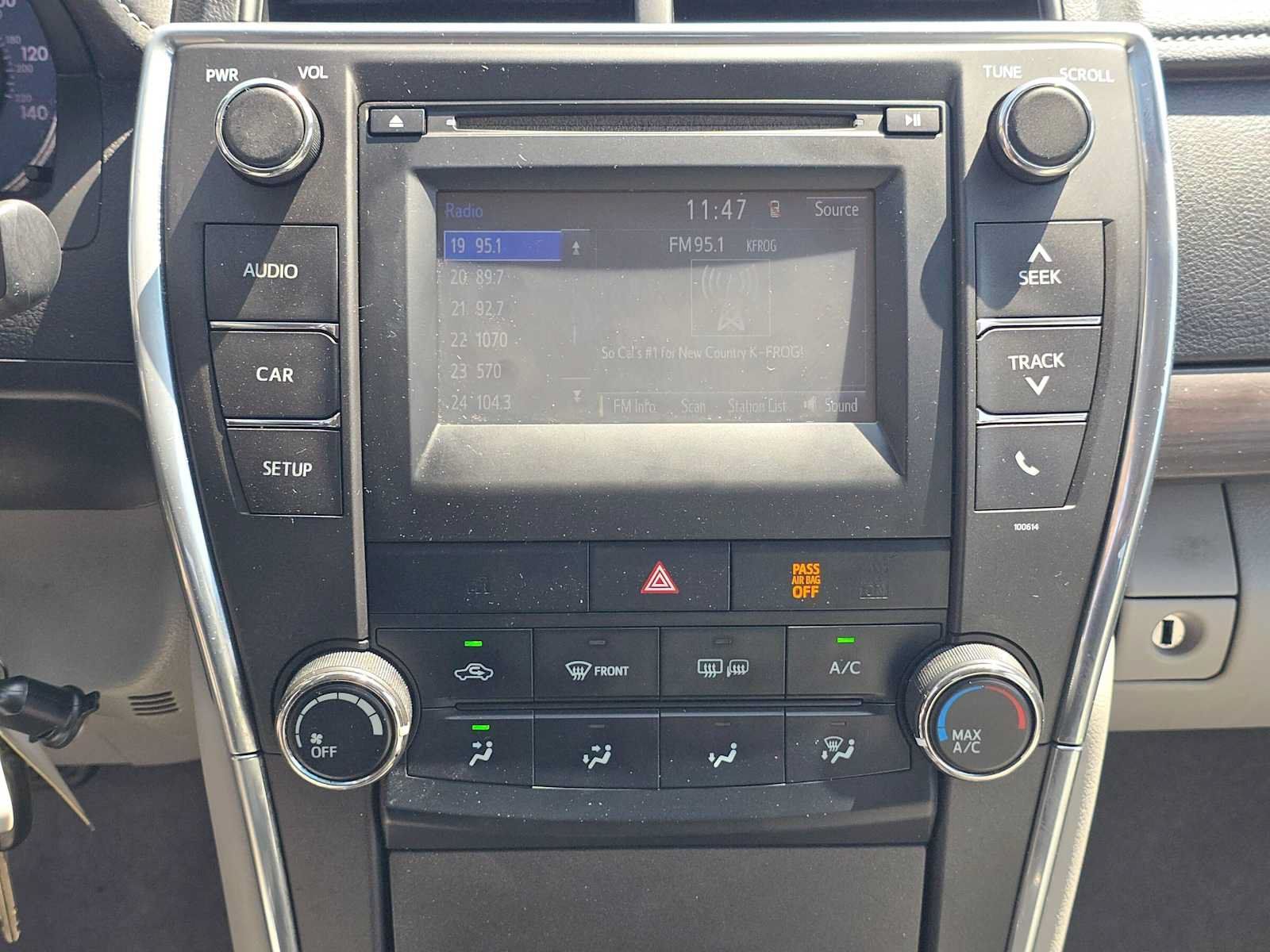 Used 2017 Toyota Camry LE FWD image 25