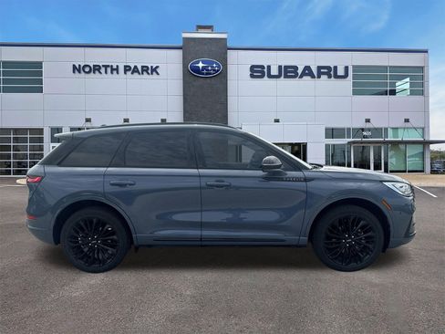 Used 2023 Lincoln Corsair Reserve w/ Equipment Group 201A FWD image 2