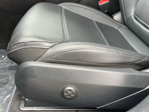 Used 2023 Mercedes-Benz GLC 300 image 11