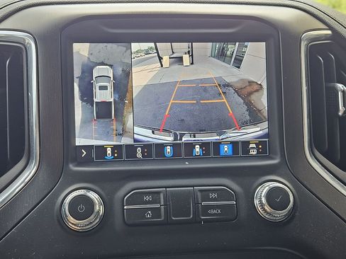 Used 2021 GMC Sierra 1500 AT4 w/ AT4 Value Package AWD/4WD image 14