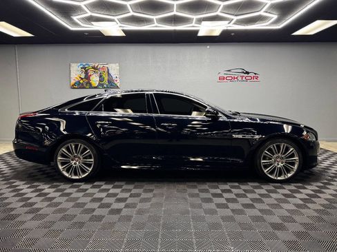 Used 2016 Jaguar XJ R-Sport image 15
