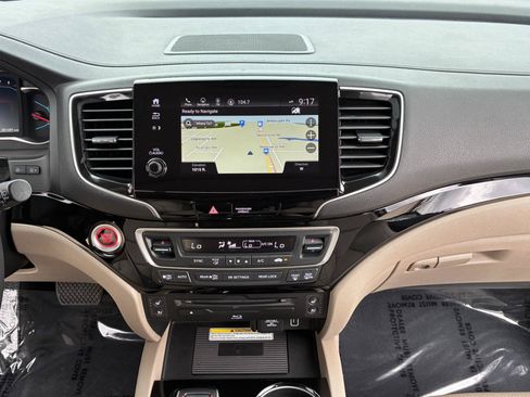 Used 2021 Honda Pilot Elite image 25
