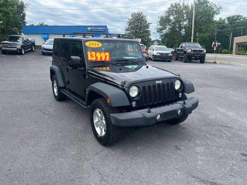 Used 2014 Jeep Wrangler Unlimited Sport w/ Quick Order Package 23S AWD/4WD image 3