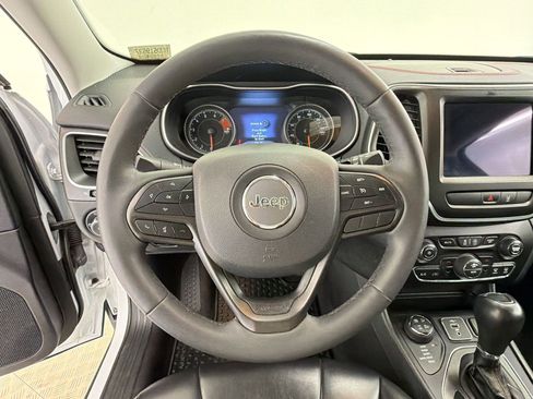 Used 2022 Jeep Cherokee Trailhawk image 20