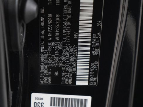Used 2024 Toyota Sienna XLE w/ XLE Plus Package FWD image 30