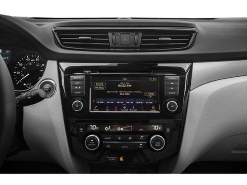 Used 2022 Nissan Rogue Sport SL image 13