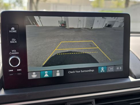 Used 2025 Honda Pilot Touring image 26