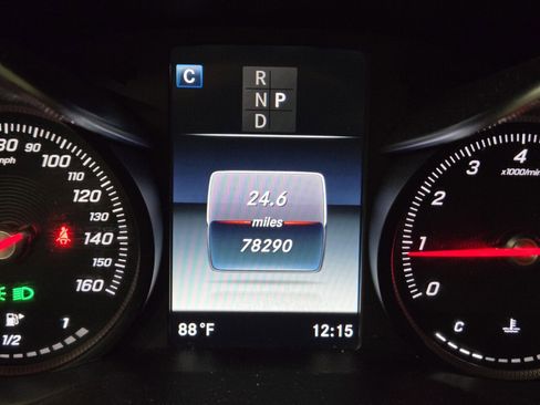 Used 2018 Mercedes-Benz GLC 300 4MATIC image 18