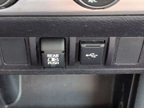 Used 2020 Toyota Tacoma SR5 RWD image 22