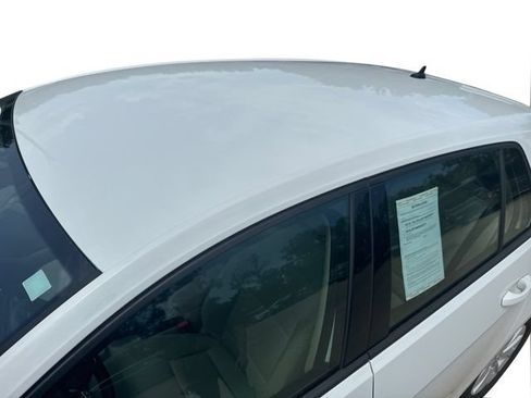 Used 2018 Volkswagen Golf S FWD image 11