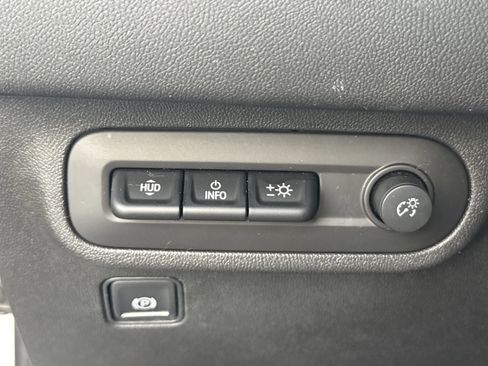 Used 2022 GMC Terrain SLT w/ Tech Package image 25