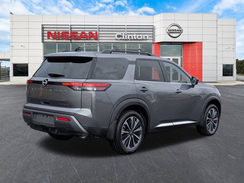 New 2026 Nissan Pathfinder Platinum FWD image 3