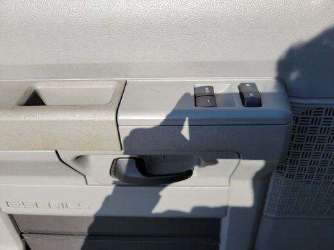 Used 2012 Ford E-350 and Econoline 350 XL w/ PWR Windows & Locks Group image 16