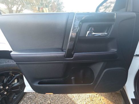 Used 2019 Toyota 4Runner TRD Off-Road Premium image 21