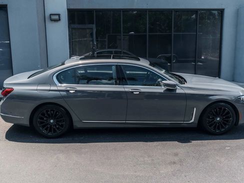 Used 2022 BMW 740i xDrive w/ Premium Package AWD/4WD image 3