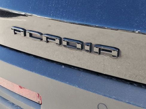 Used 2023 GMC Acadia SLE w/ Driver Convenience Package image 9