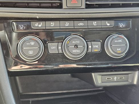 Used 2021 Volkswagen Jetta SEL Premium image 15