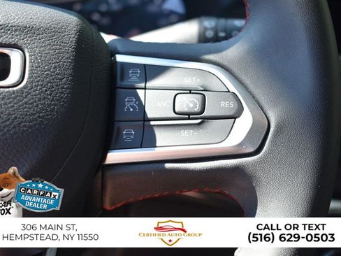 Used 2025 Jeep Compass Trailhawk AWD/4WD image 16