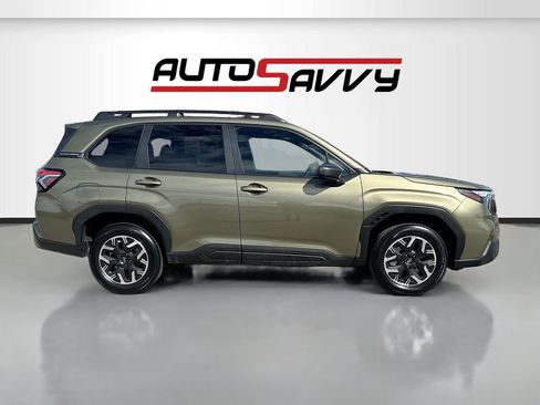 Used 2025 Subaru Forester Premium w/ Convenience Package #1 image 8