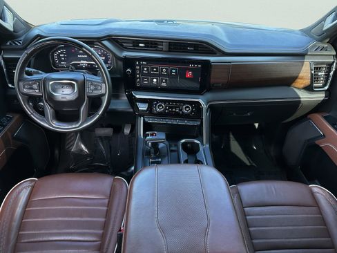 Used 2025 GMC Sierra 1500 Denali Ultimate image 12