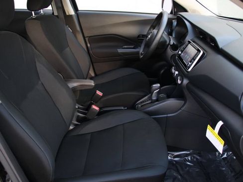 Certified 2025 Nissan Kicks Play S FWD image 32