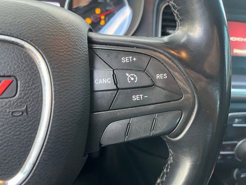 Used 2015 Dodge Charger SE w/ Popular Equipment Group image 9