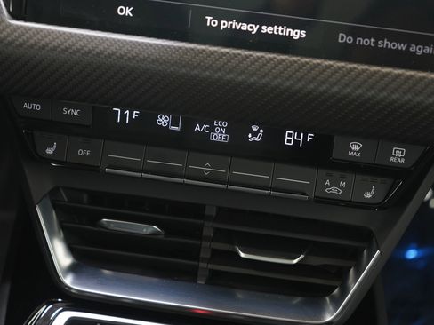 Used 2023 Audi e-tron GT Premium Plus image 16