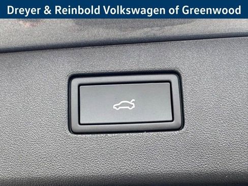 New 2026 Volkswagen Tiguan SE image 32