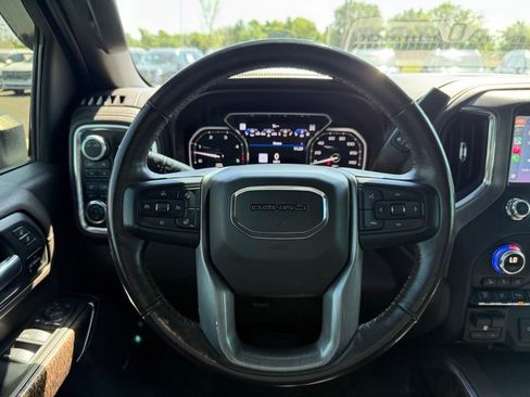 Used 2022 GMC Sierra 3500 Denali w/ Denali Ultimate Package AWD/4WD image 14