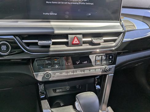Certified 2025 Kia Seltos S AWD/4WD image 25