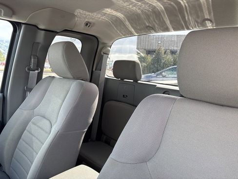 Used 2019 Nissan Frontier S image 18