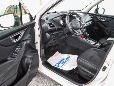 Used 2022 Subaru Forester Premium AWD/4WD image 3