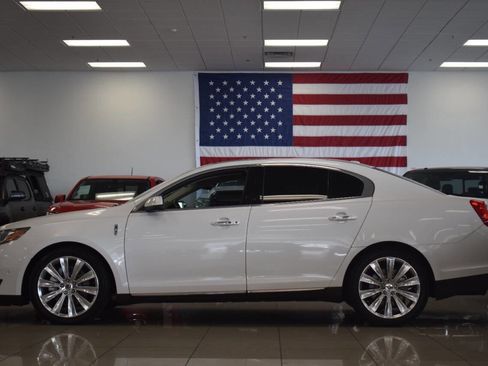 Used 2013 Lincoln MKS AWD image 16