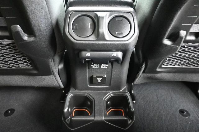 Used 2023 Jeep Gladiator Mojave AWD/4WD image 15
