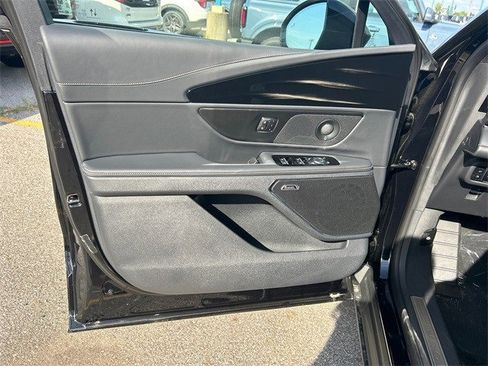 New 2025 Lincoln Nautilus Reserve w/ Jet Appearance Package image 17