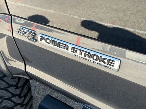 Used 2018 Ford F250 Lariat w/ Chrome Package image 11