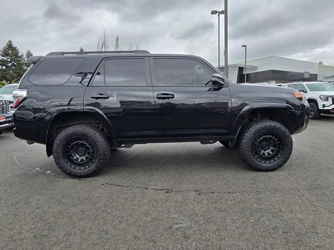 Used 2023 Toyota 4Runner TRD Off-Road Premium AWD/4WD image 40