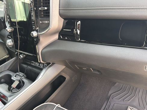Used 2025 RAM 1500 Laramie w/ Night Edition AWD/4WD image 29