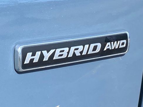 Certified 2025 Ford Escape Platinum w/ Premium Technology Package AWD/4WD image 7
