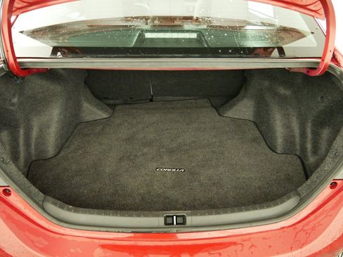 Used 2016 Toyota Corolla LE image 16